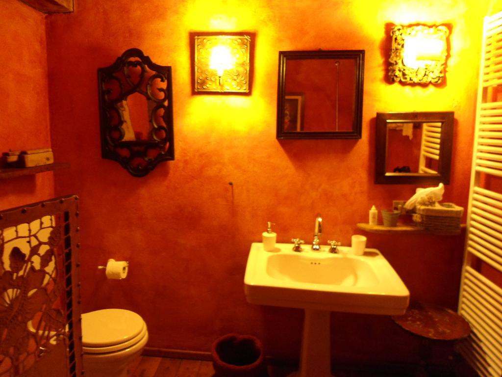 Locanda Dei Melograni Gossolengo الغرفة الصورة